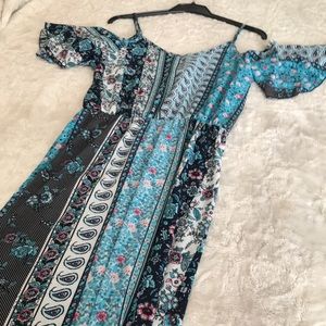 r2d apparel Cold shoulder Maxi Dress